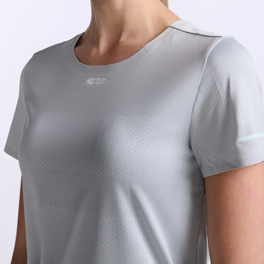 2XU Light Speed Tech Tee | Harbor Mist / Glacier Reflective | Womens