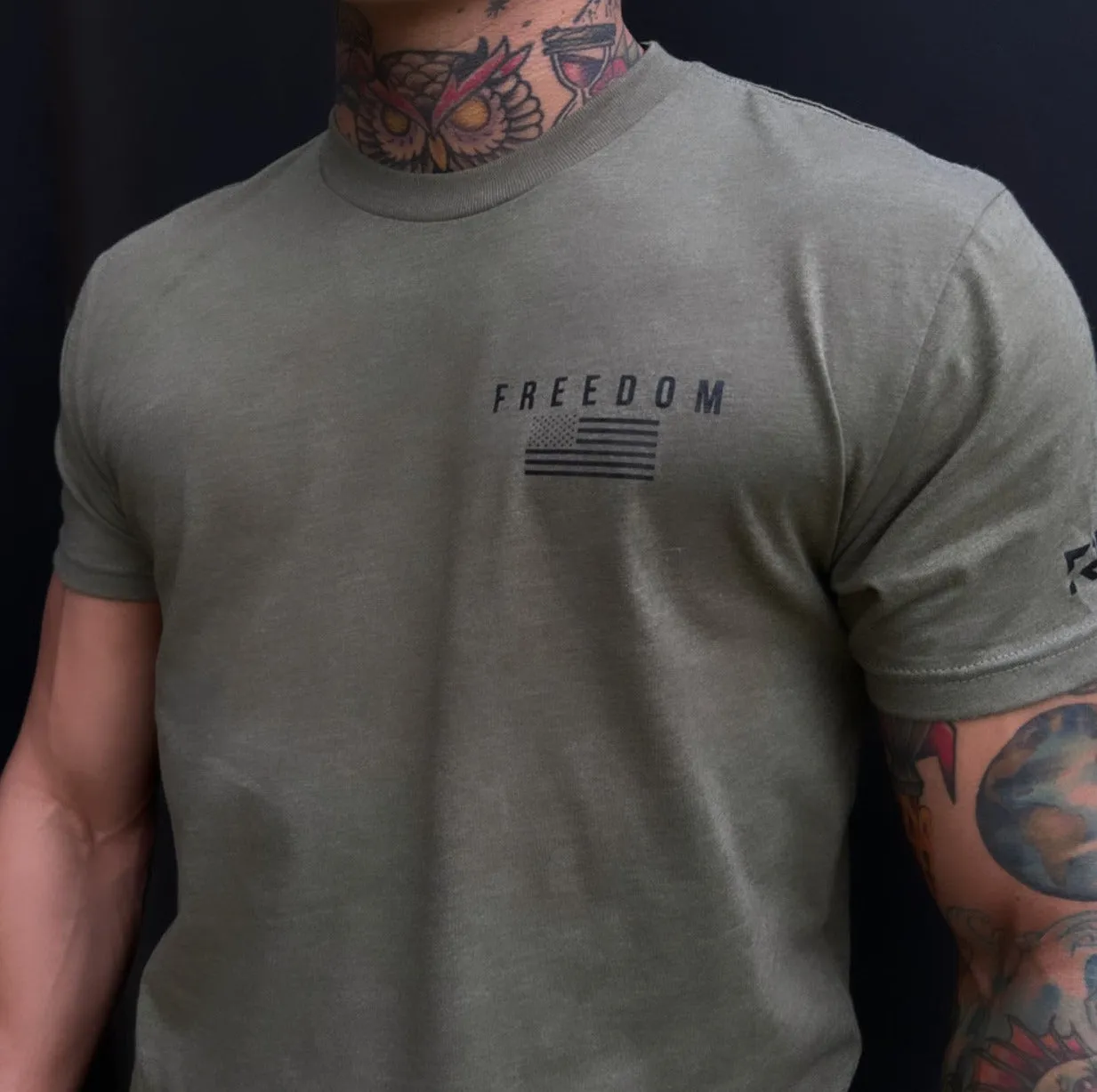 MEN'S RPG "FREEDOM 22" MILITARY GREEN GRAPHIC TEE.