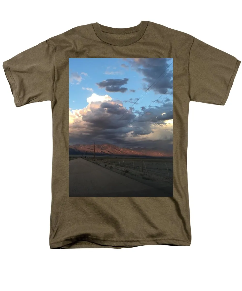 Summer Storm Sunset Crestone - Men's T-Shirt  (Regular Fit)